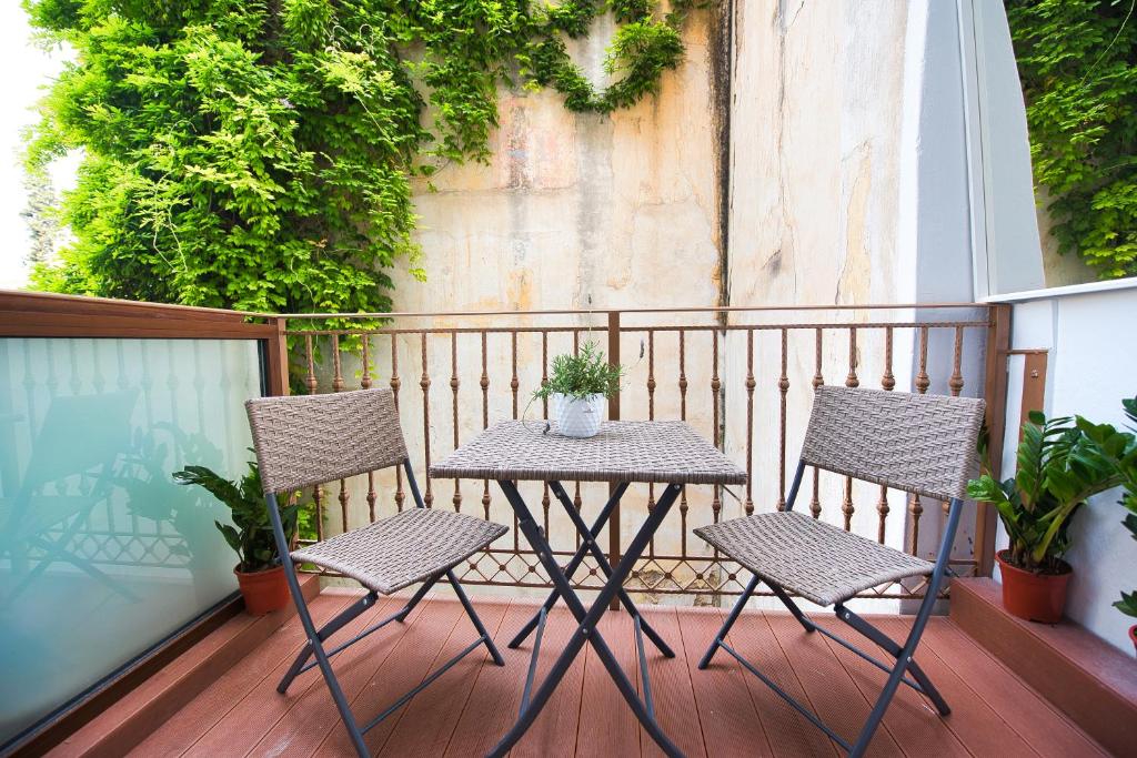 Rastoni Athens Suites near Acropolis at Tsatsou street photo