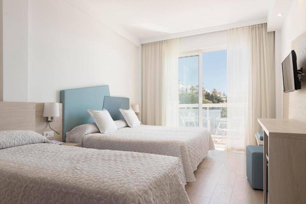 Hotel Palia Las Palomas — Hotel rooms in Torremolinos, Andalusia