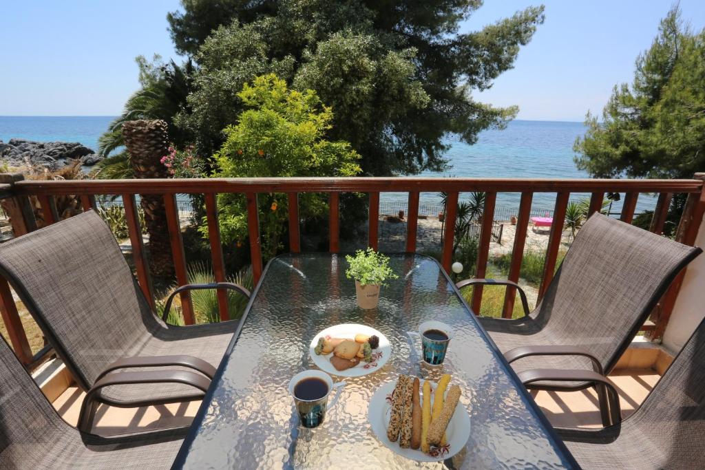 KYANA Big Blue Apartments photo