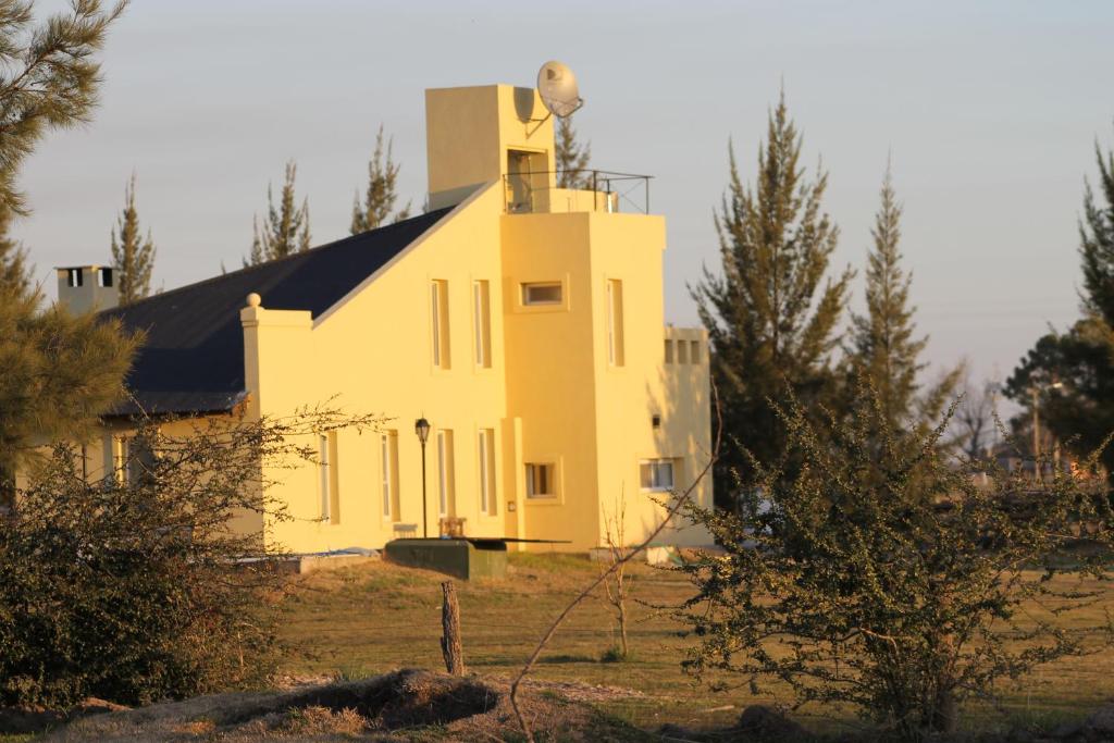 Estudiossarq Pablo Sayago Federico Scopazzo Arquitectos Casa En Uribelarrea Pcia De Buenos Aires Estudiossarq Mas Imagene Outdoor Decor Patio Outdoor