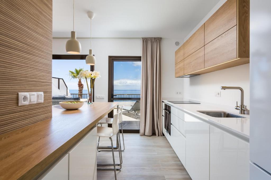 Los Gigantes Cliffs and Ocean view peaceful apartment photo