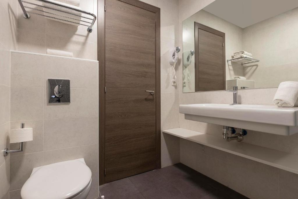 Hotel Palia La Roca — Hotel rooms in Benalmadena, Andalusia