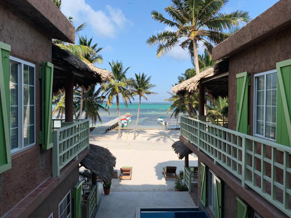 Caye Casa photo
