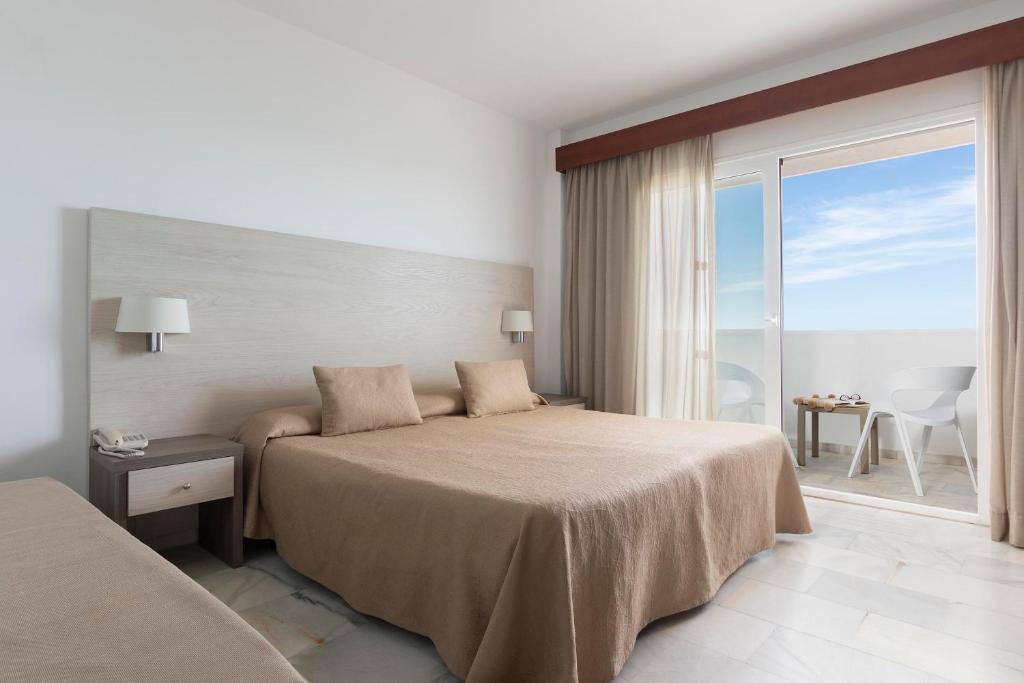 Hotel Palia La Roca — Hotel rooms in Benalmadena, Andalusia