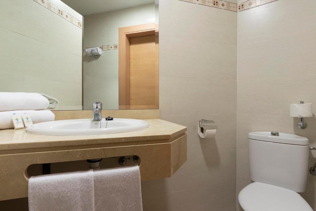 Hotel Palia La Roca — Hotel rooms in Benalmadena, Andalusia