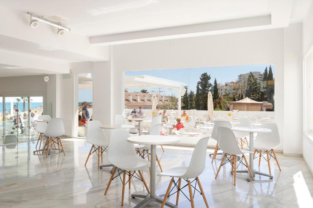 Hotel Palia La Roca — Restaurant & bars in Benalmadena, Andalusia