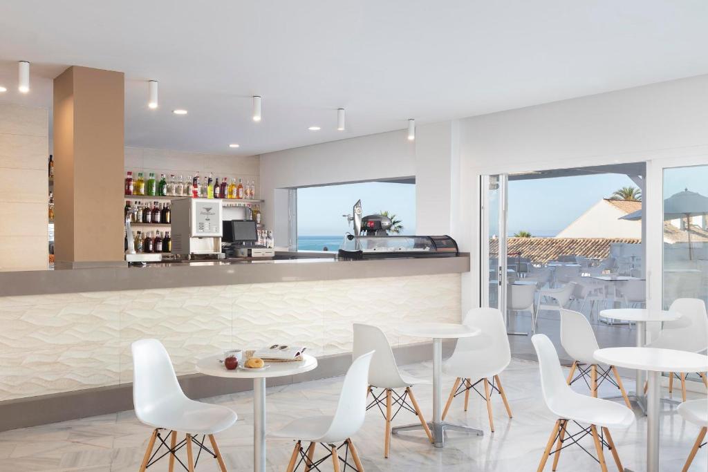 Hotel Palia La Roca — Restaurant & bars in Benalmadena, Andalusia