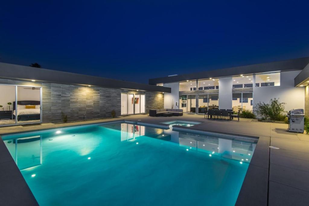 Villa Kurdish- 5 Bedroom Luxury Estates