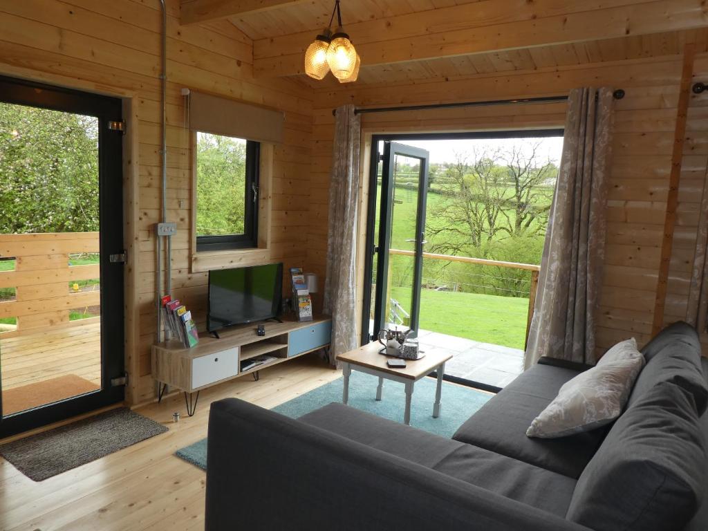 Pound Farm Holidays - Orchard Lodge photo 2