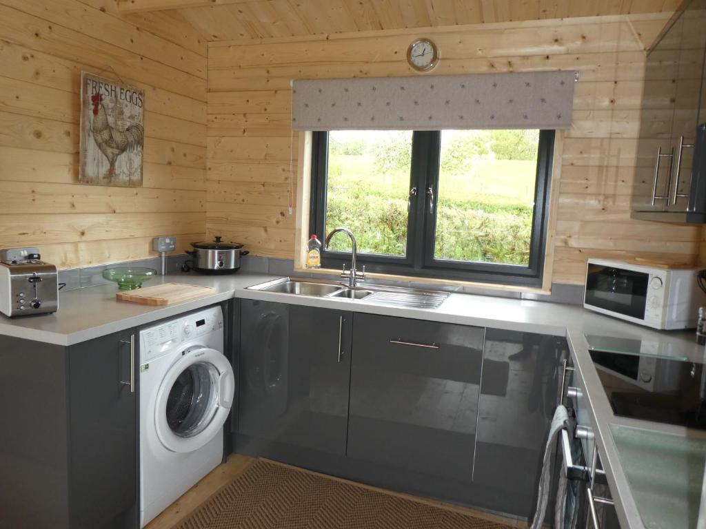 Pound Farm Holidays - Orchard Lodge photo 3