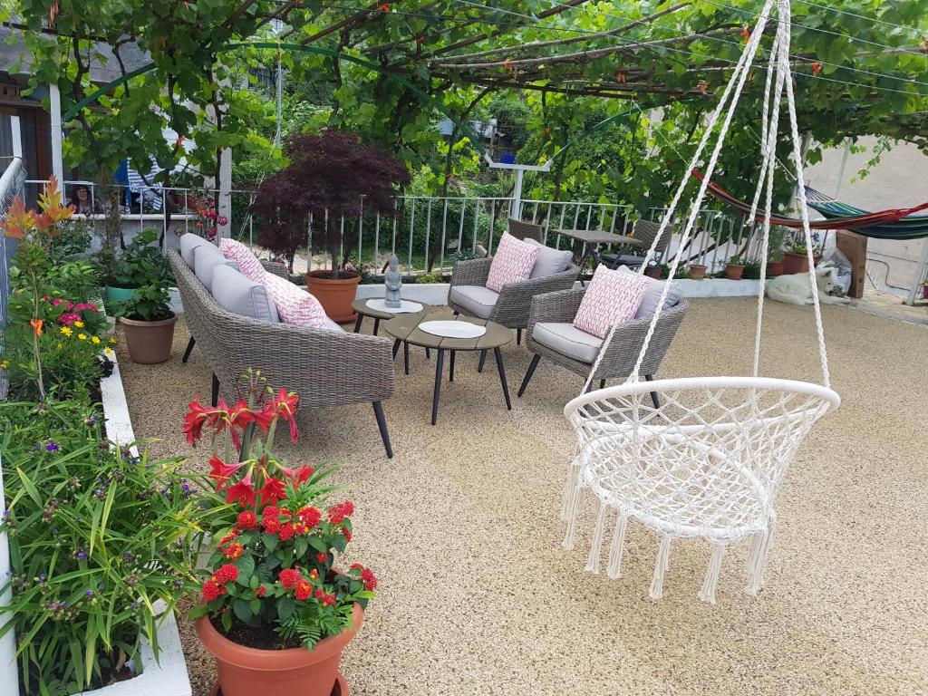 Ilir Guest House 1 — Hotel in Permet