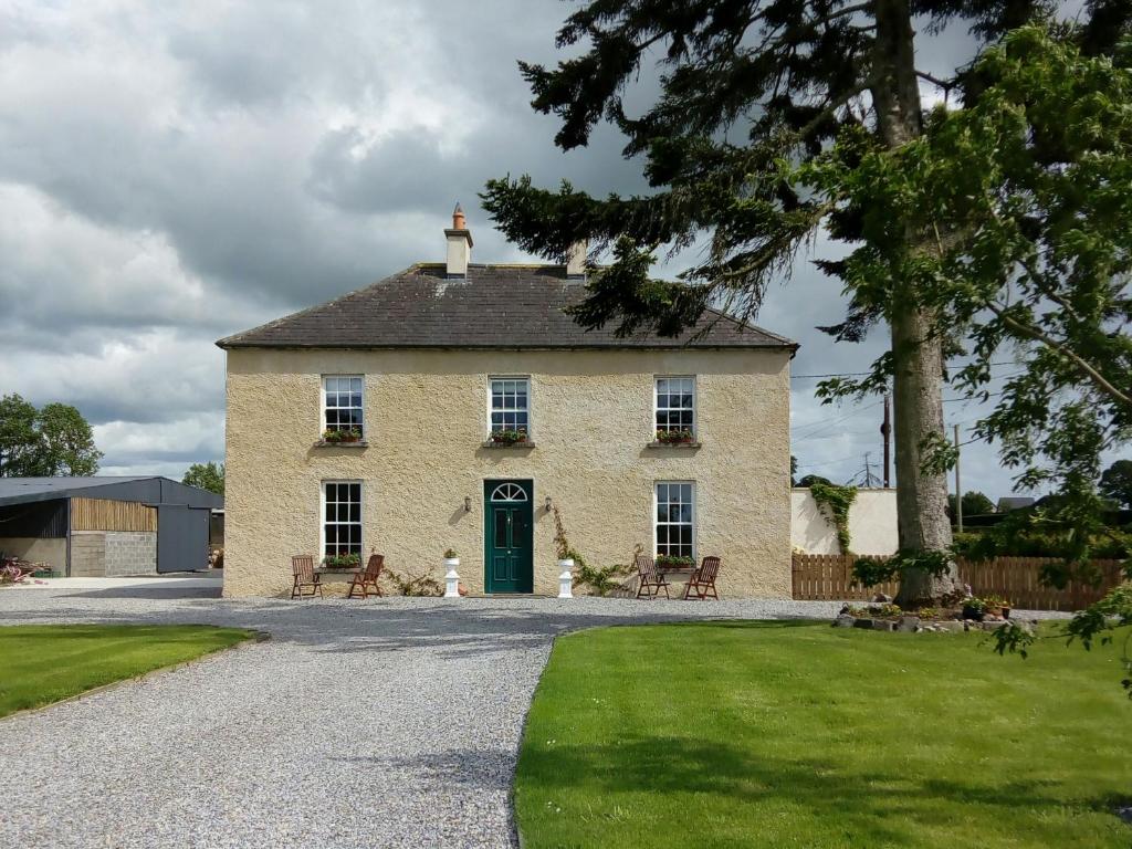 Abbeyview House — Hotel in Longford