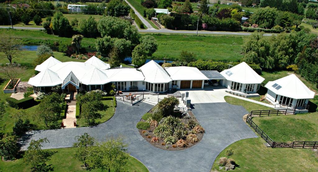Silverstream Alpaca Farmstay &amp; Tour — Hotel in Christchurch