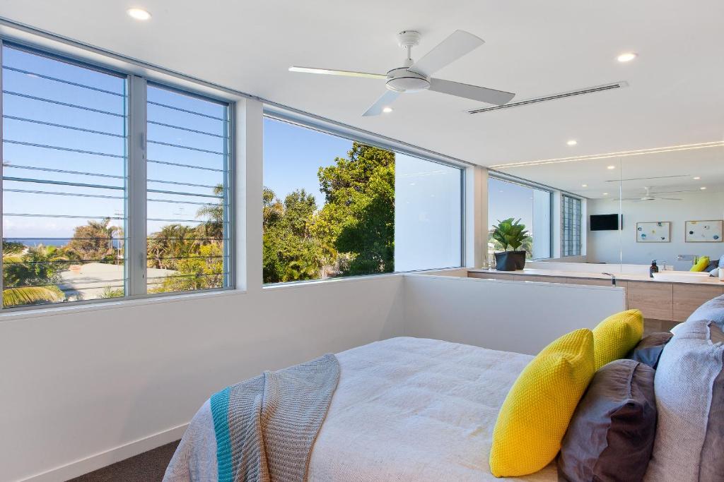 Bluey's Beach House - 5 Bedroom photo