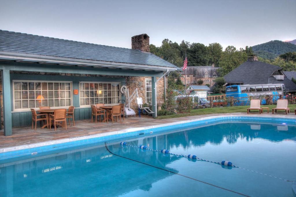 Swimming pool, Gatlinburg Inn in Gatlinburg (TN)