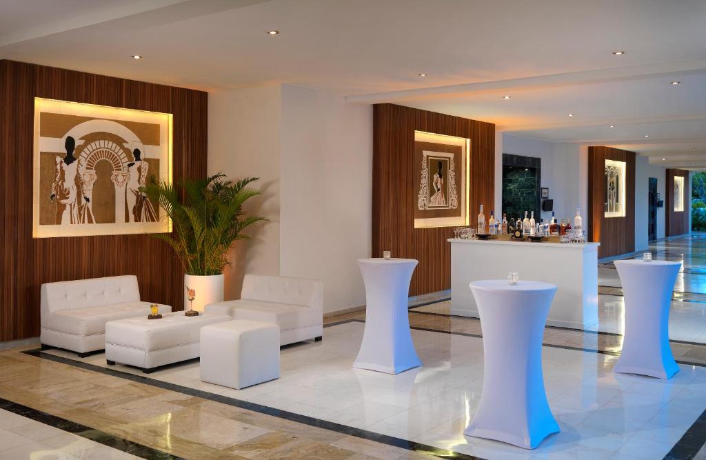Banquet hall, Melia Caribe Beach Resort - All Inclusive in Punta Cana