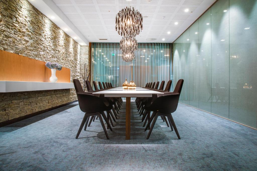 مركز الأعمال