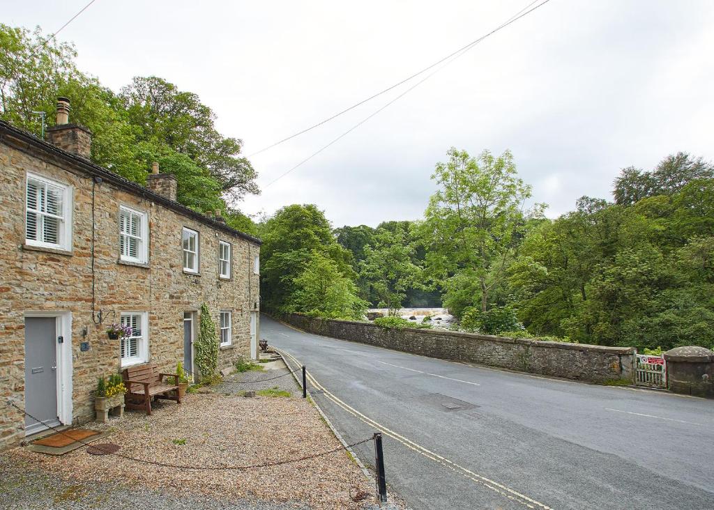 Host & Stay - Bumblebee Cottage photo