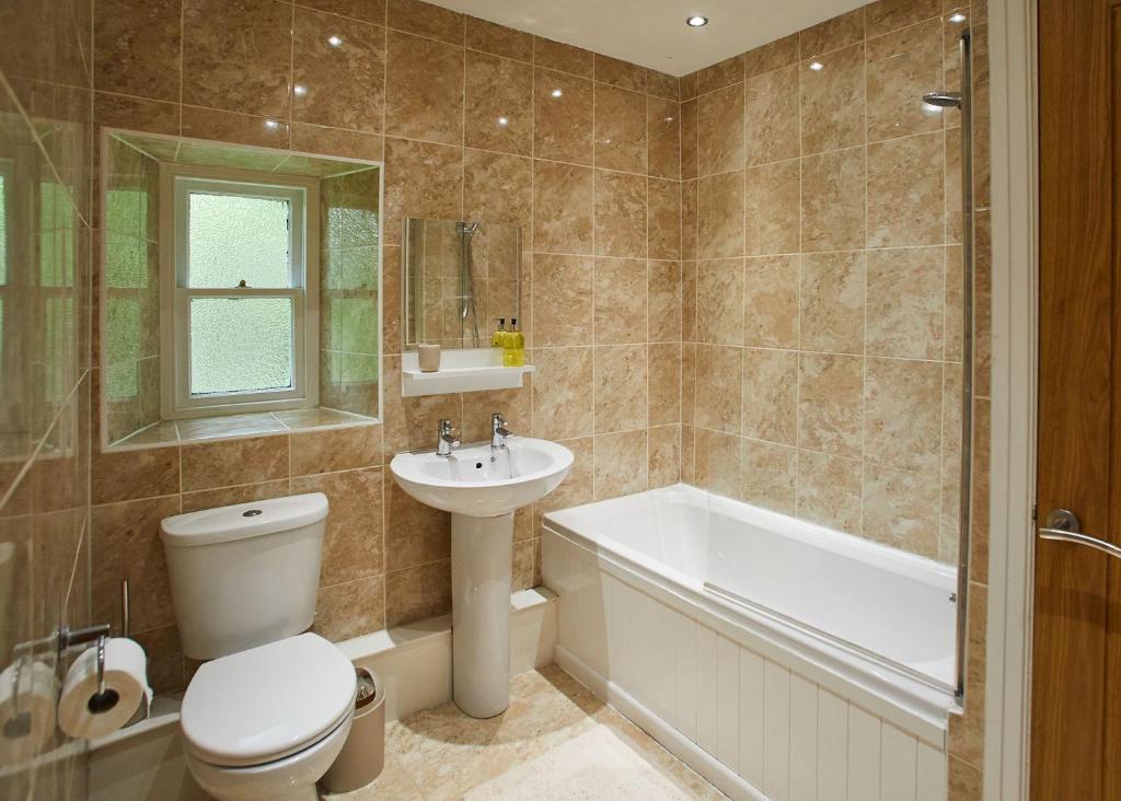 Host & Stay - Bumblebee Cottage photo