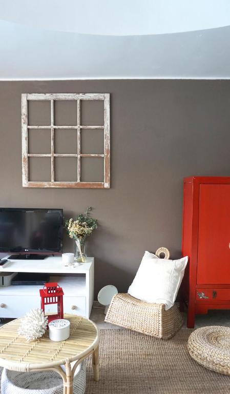 Cozy Lisbon Troia — Hotel in Troia