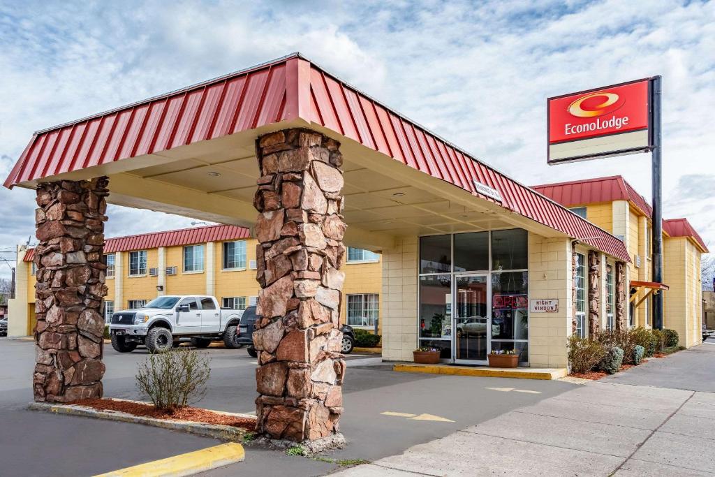 Econo Lodge Prineville photo