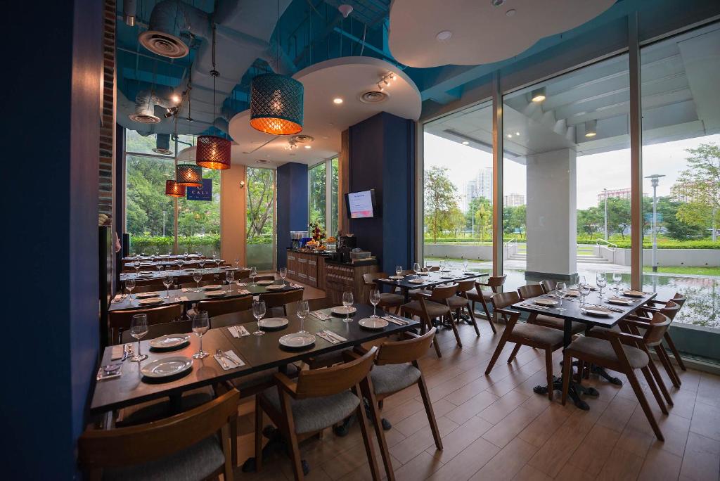 Hotel Dining