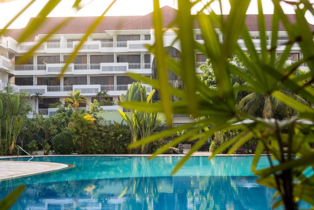 สระว่ายน้ำ