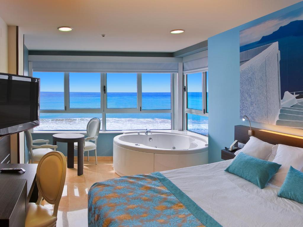 Hotel Villa del Mar — Hotel rooms in Benidorm, Valencian Community