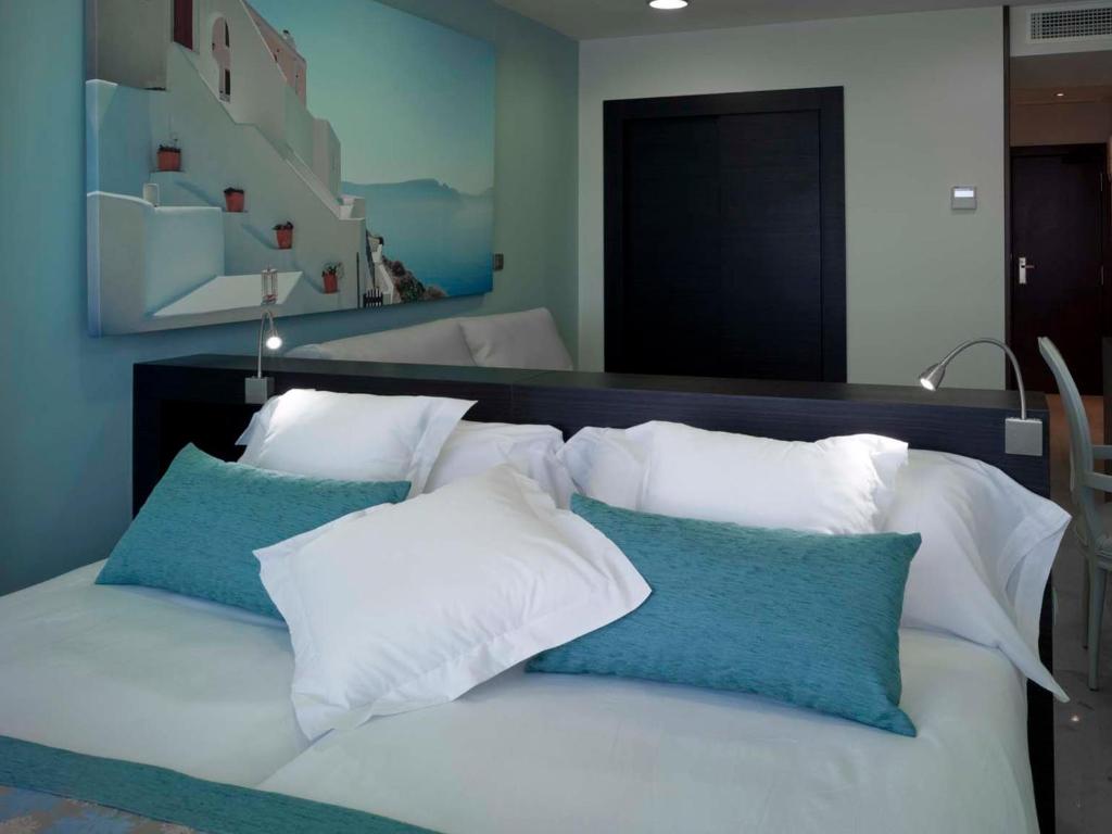 Hotel Villa del Mar — Hotel rooms in Benidorm, Valencian Community
