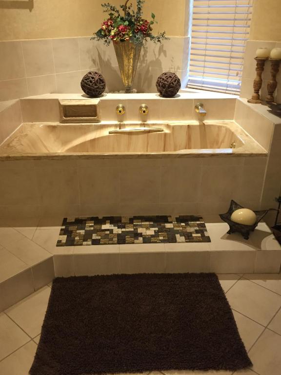 Leeuwenhof Guesthouse photo