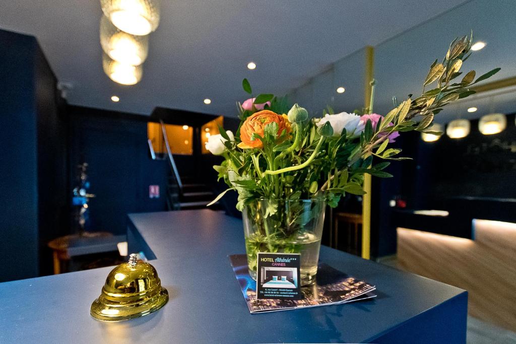 ATH hotel Athenee photo