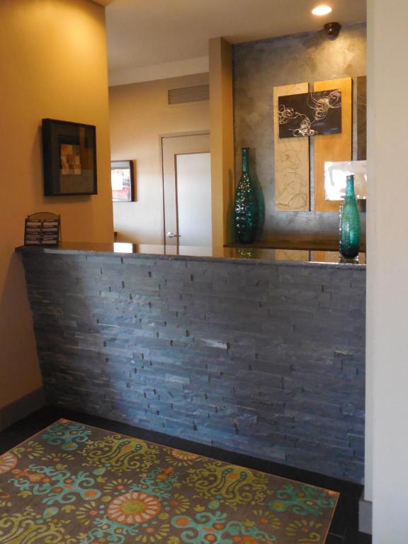 Eastland Suites Hotel and Conference Center  photo