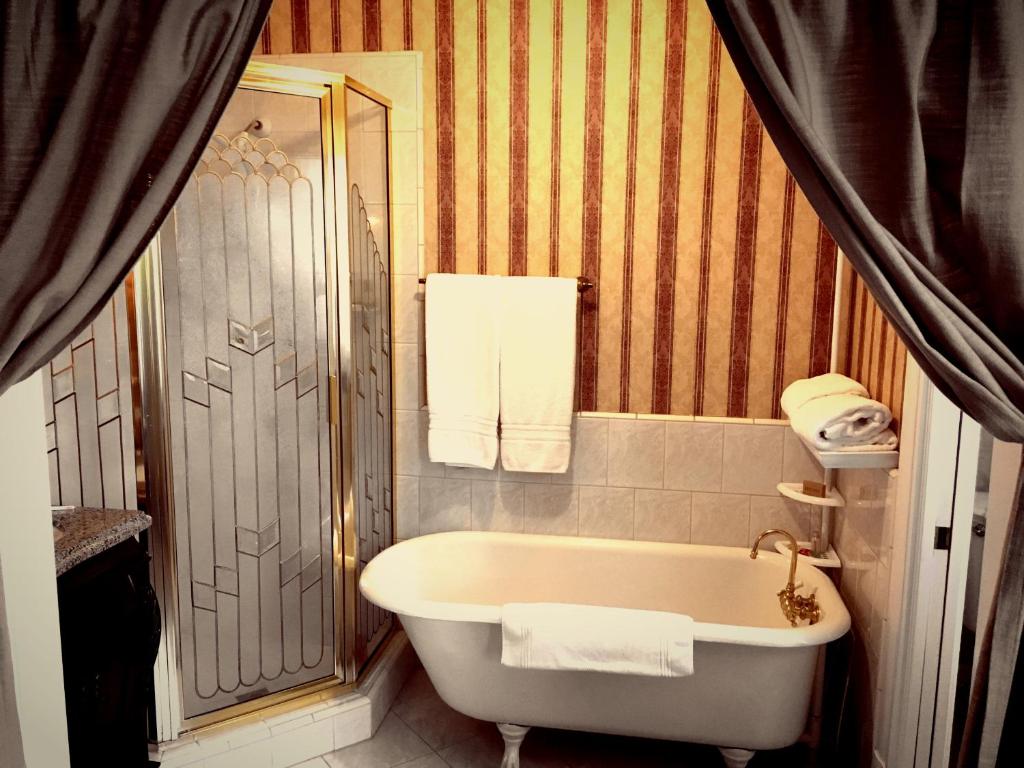 Churchill Manor photo