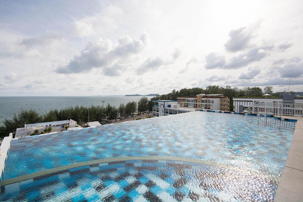 Grandbeach2 B53 By malai photo