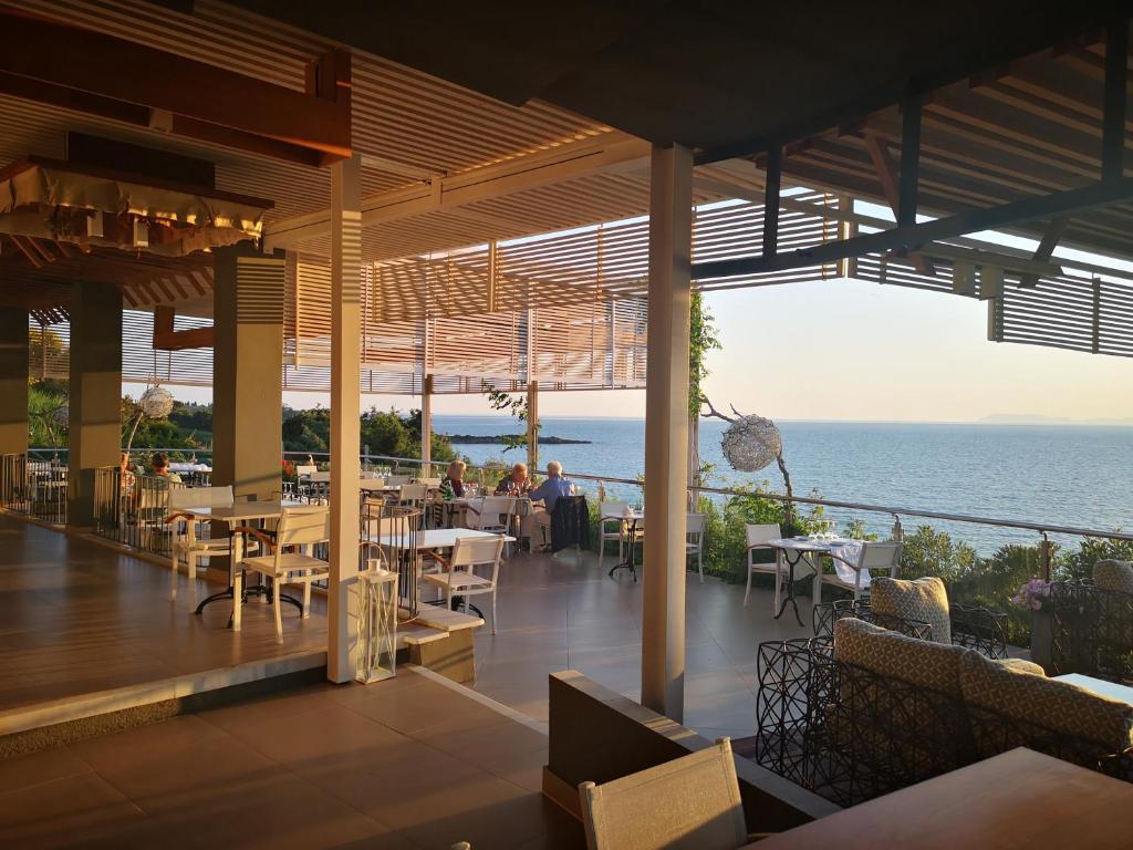 Mare Dei Suite Hotel Ionian Resort photo