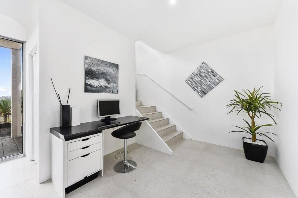 KENNEDY EXECUTIVE TOWNHOUSE photo