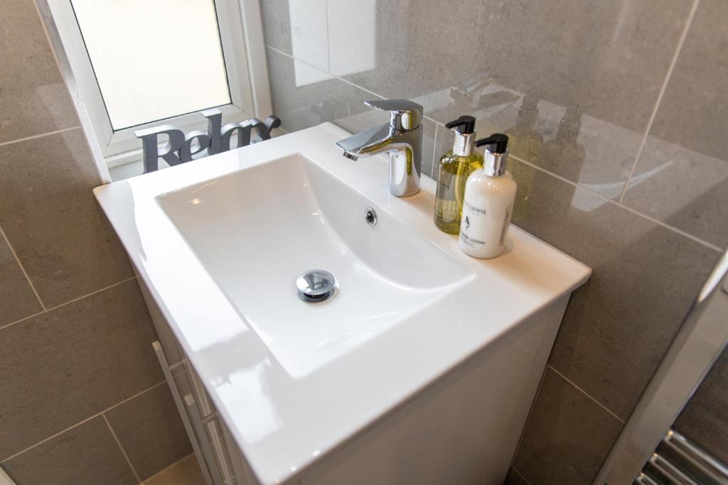 London Northwick Park Serviced Apartments by Riis Property photo