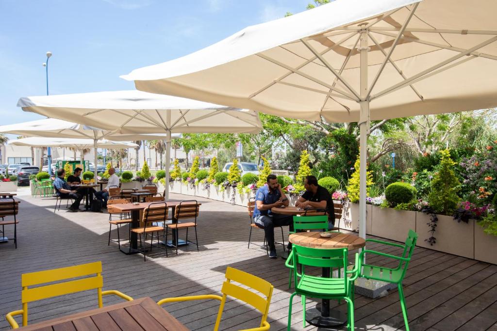 Facilities, The Spot Hostel in Tel Aviv