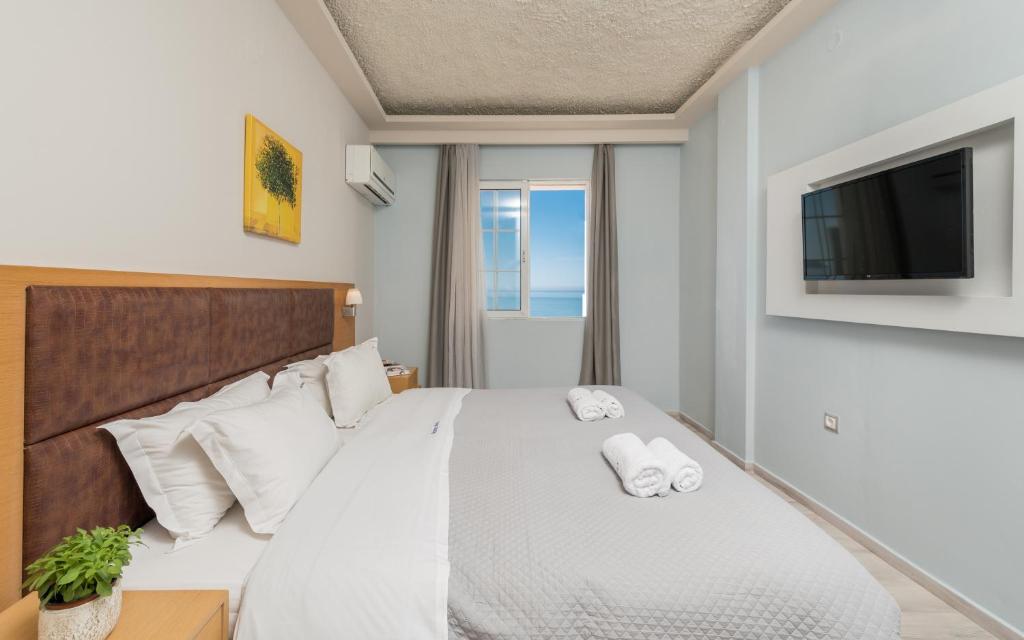 Crystal Beach Hotel — Hotel rooms in Kalamaki (Zakynthos), Ionian Islands