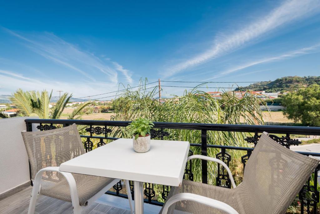 Crystal Beach Hotel — Hotel building in Kalamaki (Zakynthos), Ionian Islands