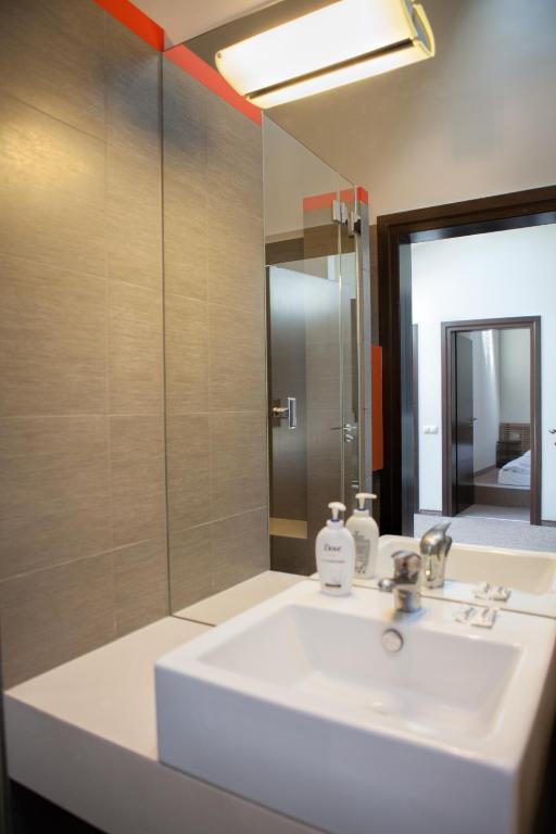 Cosy Inn Central Apartments photo