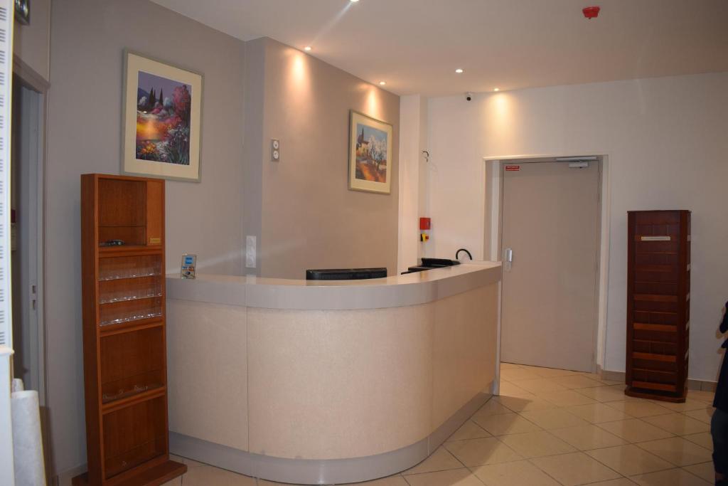 Hotel Puy De Dome — Hotel in Paris