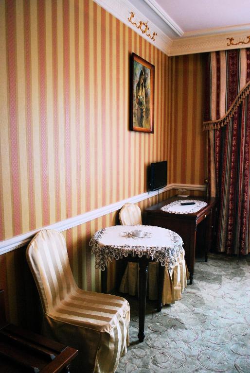 Hotel Ksiaze Poniatowski photo