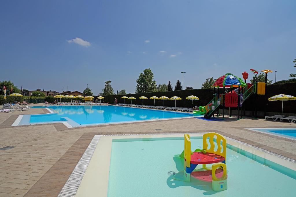 Residence Villaggio Tiglio — Hotel in Sirmione