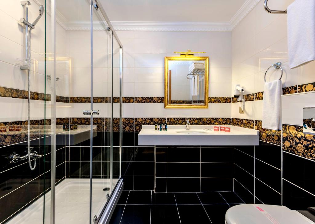 Kupeli Hotel Photo 17