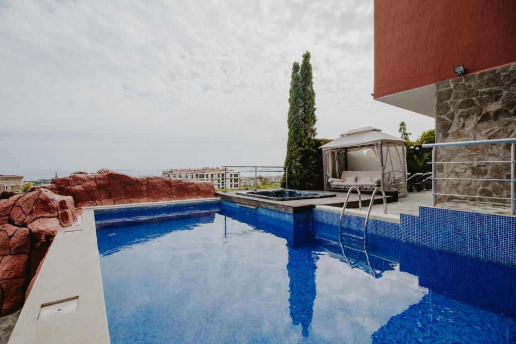 Red Iguana Hotel photo