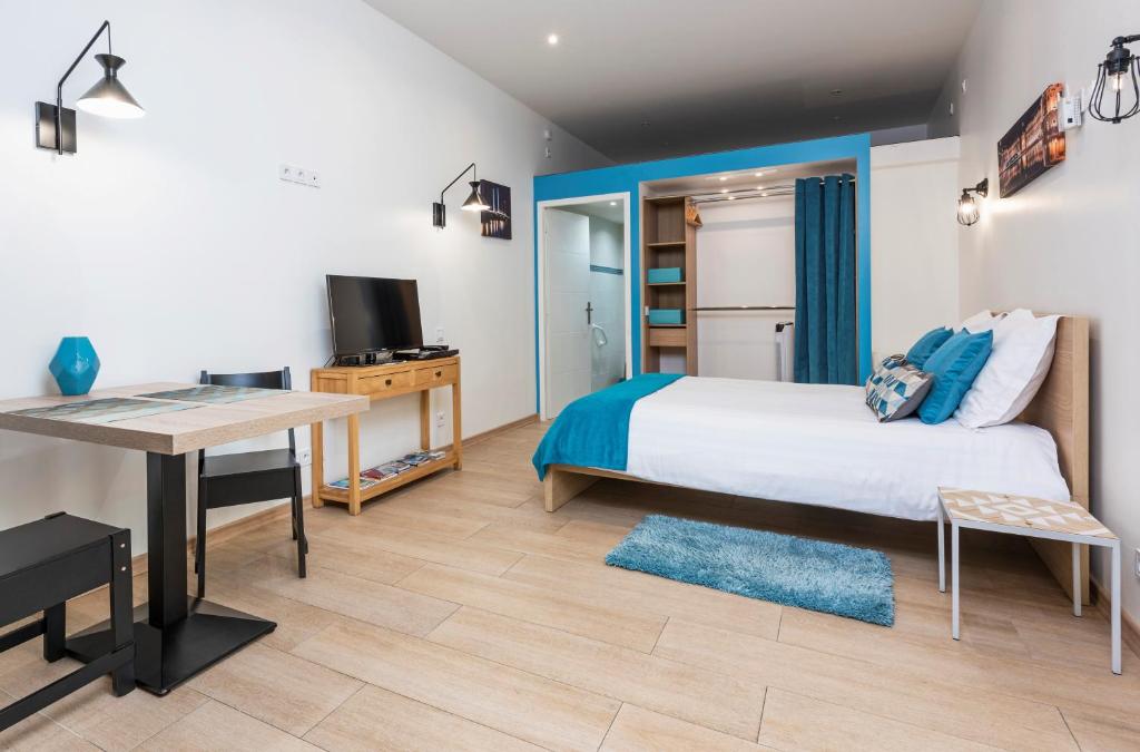 Aquitain Home - Studios & Appartements tout confort Bordeaux Gare St Jean