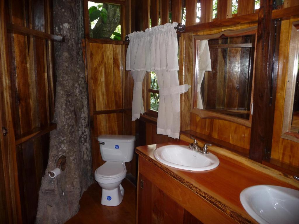 Bathroom, Topos Tree House in Cahuita