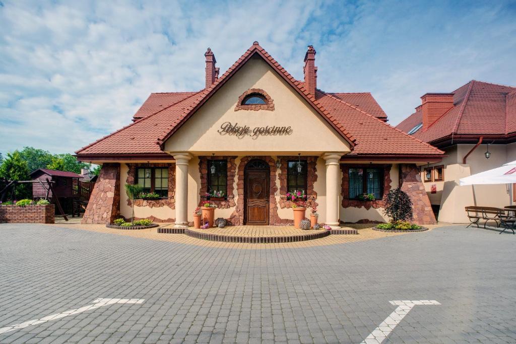 Pokoje Goscinne Murowanka — Hotel in Rzeszow