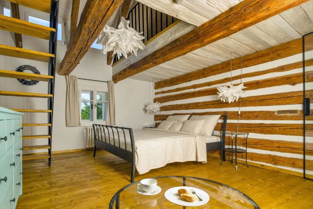 Homutův statek, hotel in Kokořín